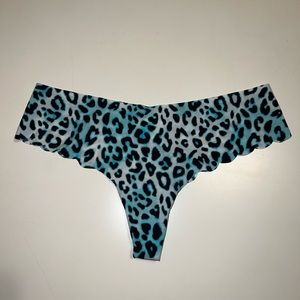 NWT | VS PINK | No Show Thong | Medium